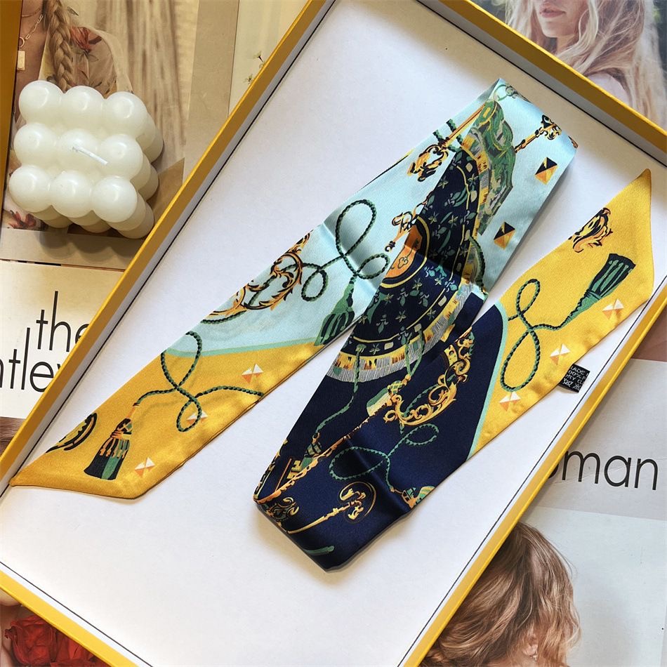 Bufanda estampada para las cua - Women Accessories In Wholesale reseña y precio