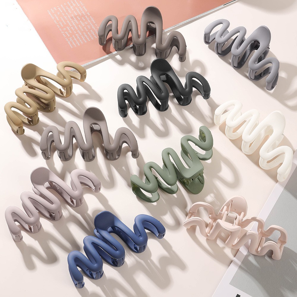 Pinza geométrica de Color esme - Women Accessories In Wholesale reseña y precio