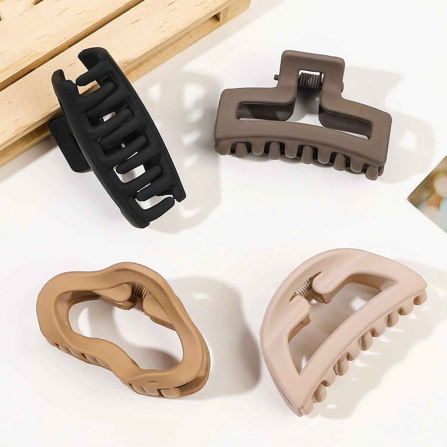 Pinza geométrica esmerilada pe - Women Accessories In Wholesale reseña y precio